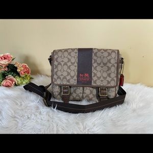 100% Authentic COACH messenger bag🧡